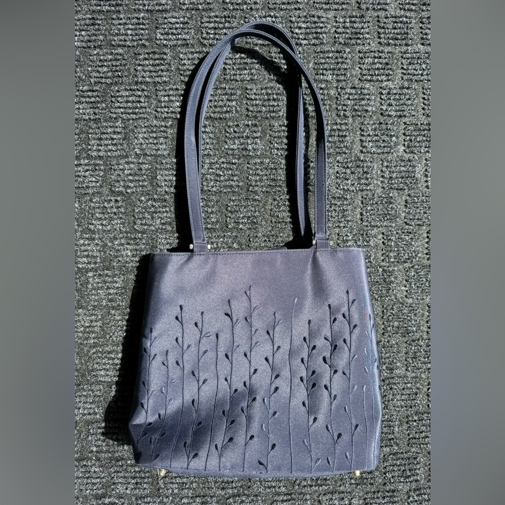 Embroidered navy totebag purse